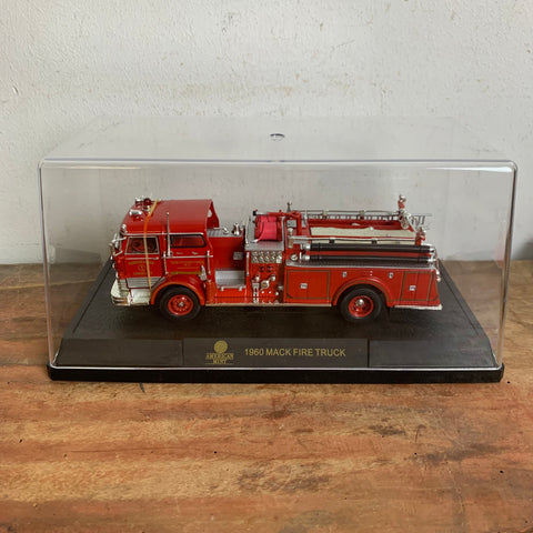 Modell 1960 Mack Fire Truck