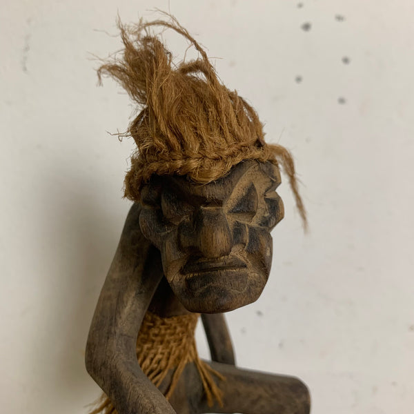 Tiki Style Holzfigur surft