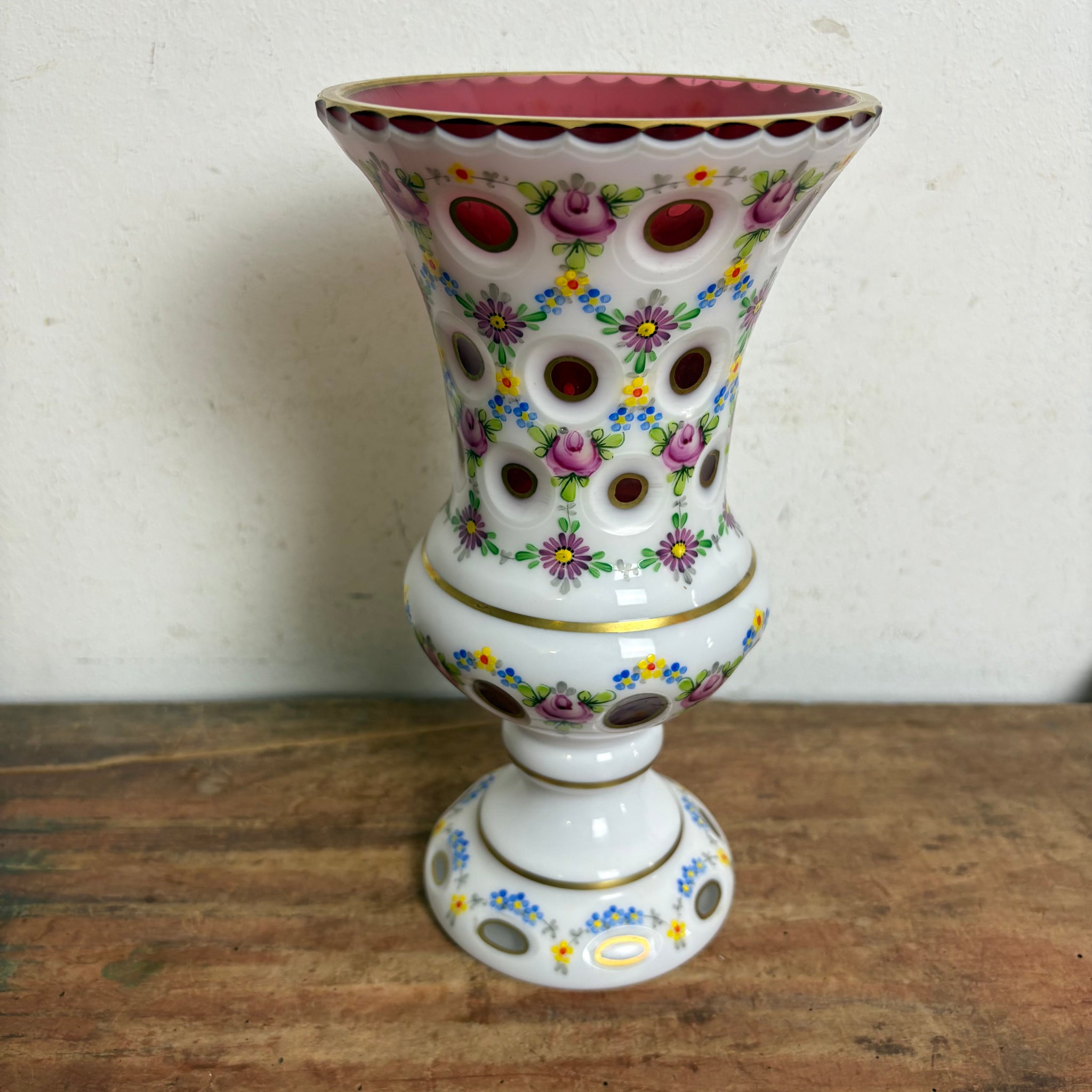 Antike Böhmische Overlay Kristallvase