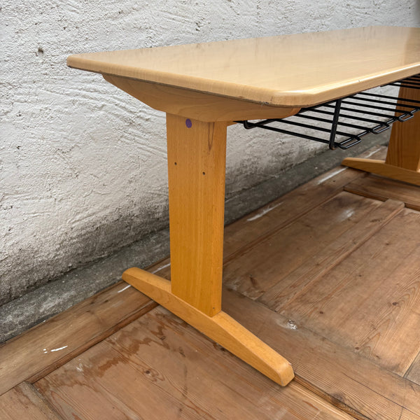 Vintage kleiner Kindertisch Schule von VS