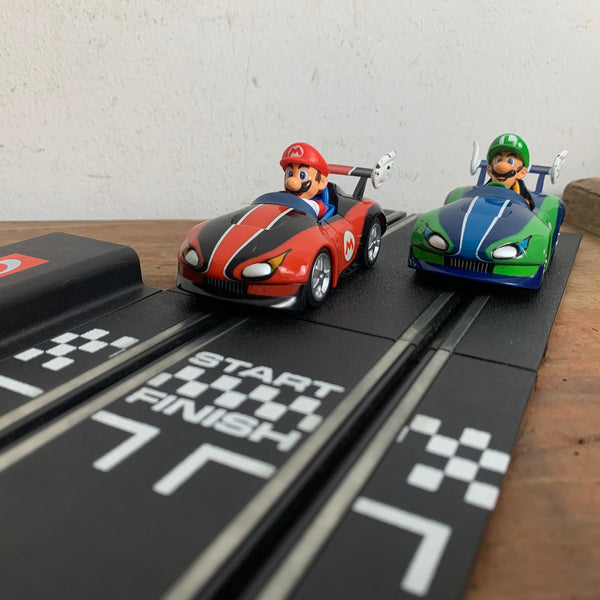 Mario und Luigi Wild Wing Slot Cars von Carerra Go Mariokart