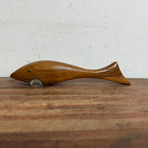 Vintage Flaschenöffner als Fisch aus Holz