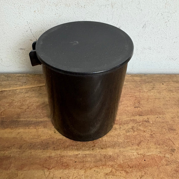 Vintage schwarzes Milchkännchen von Erik Magnussen für Stelton