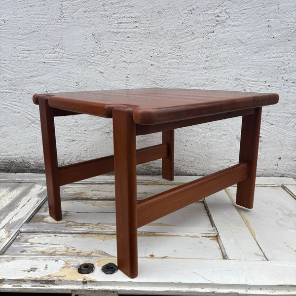Vintage Dänischer Teak Beistelltisch von Niels Bach für Randers Møbelfabrik