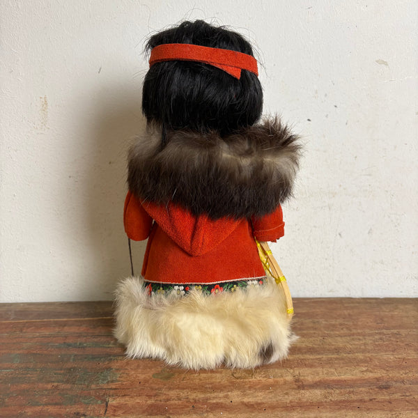 Vintage Mid Century Inuit Puppe