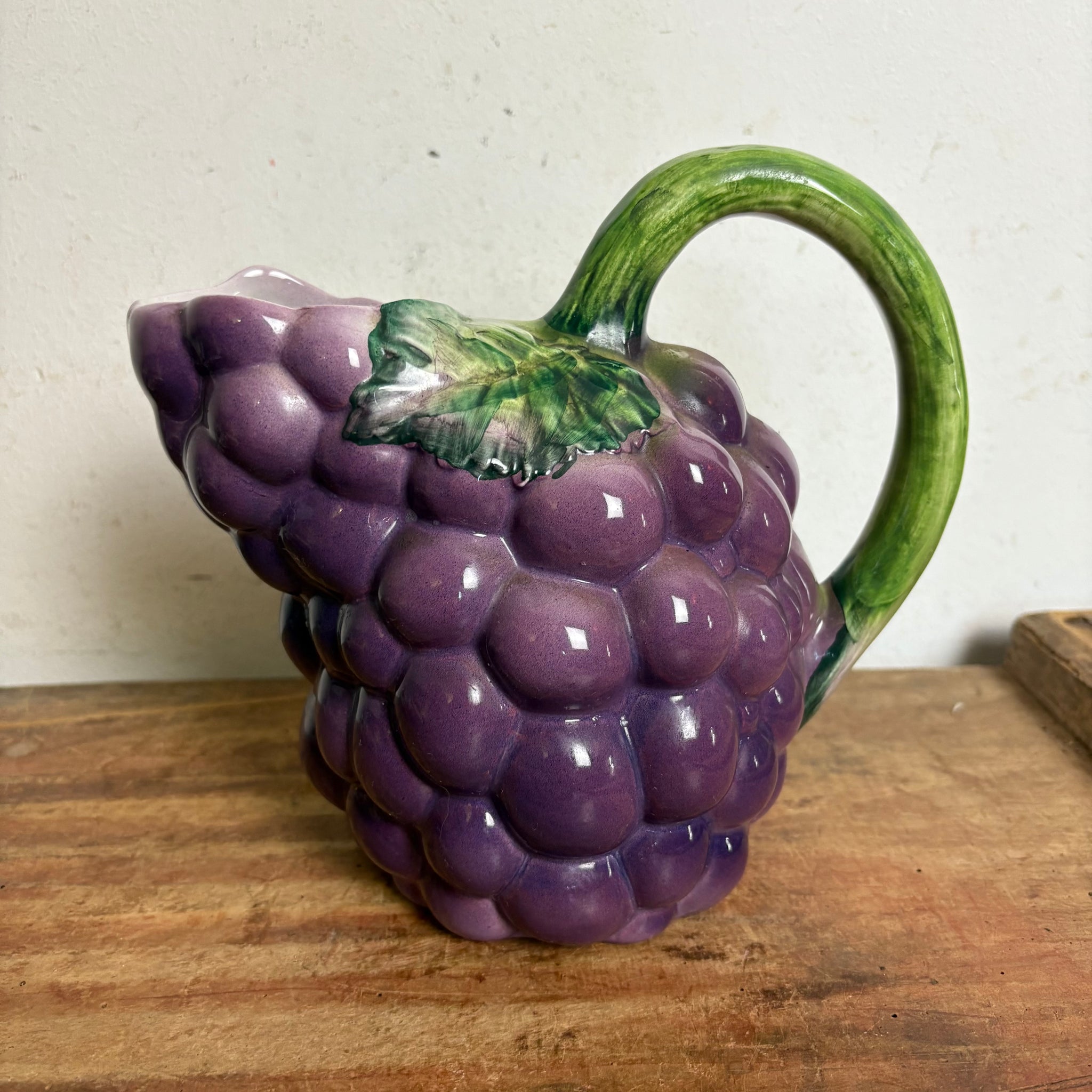 Vintage Wein Krug in Form einer Weintraube
