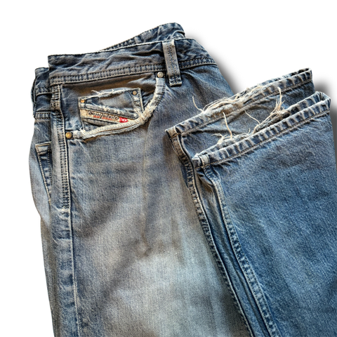 Diesel distressed straight leg - Vintage Jeans