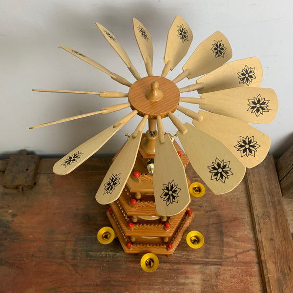 Vintage Weihnachtspyramide aus dem Erzgebirge