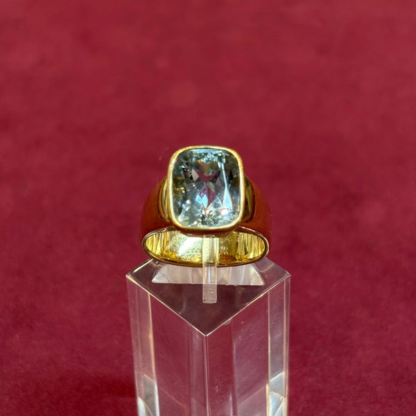 Massiver Ring aus 750 Gelbgold mit Aquamarin ca. 7,2 Karat