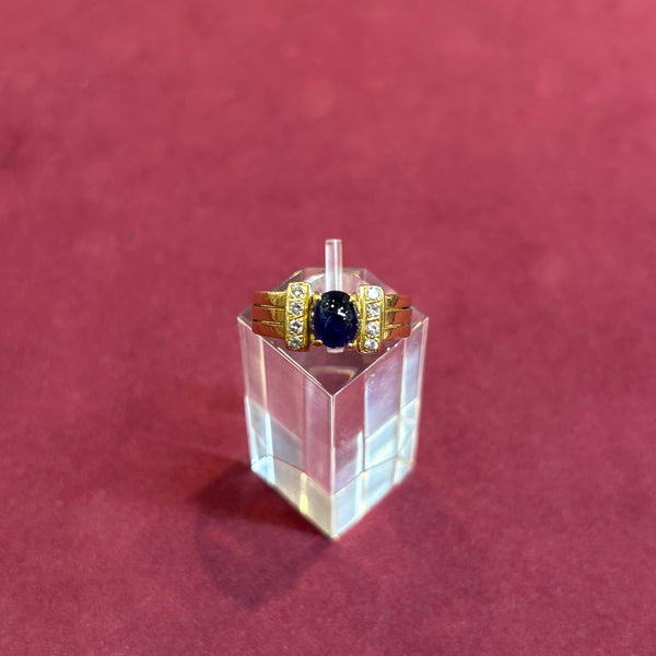 Saphir Cabochon Ring aus 750er Gelbgold mit Diamanten