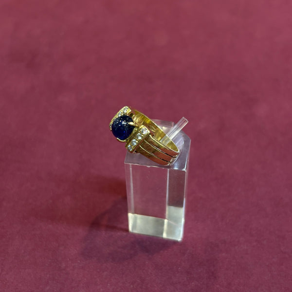 Saphir Cabochon Ring aus 750er Gelbgold mit Diamanten