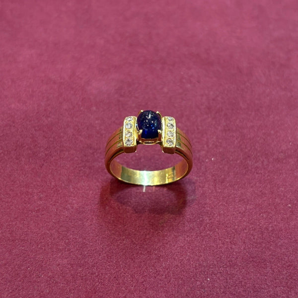Saphir Cabochon Ring aus 750er Gelbgold mit Diamanten