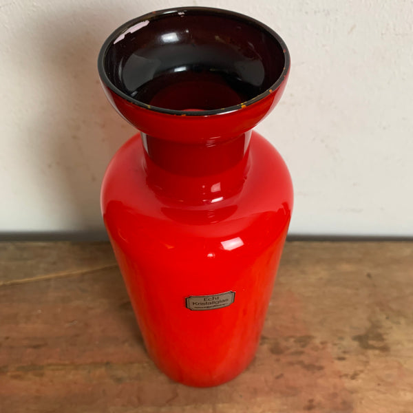 Vintage Opal Glas Vase in rot