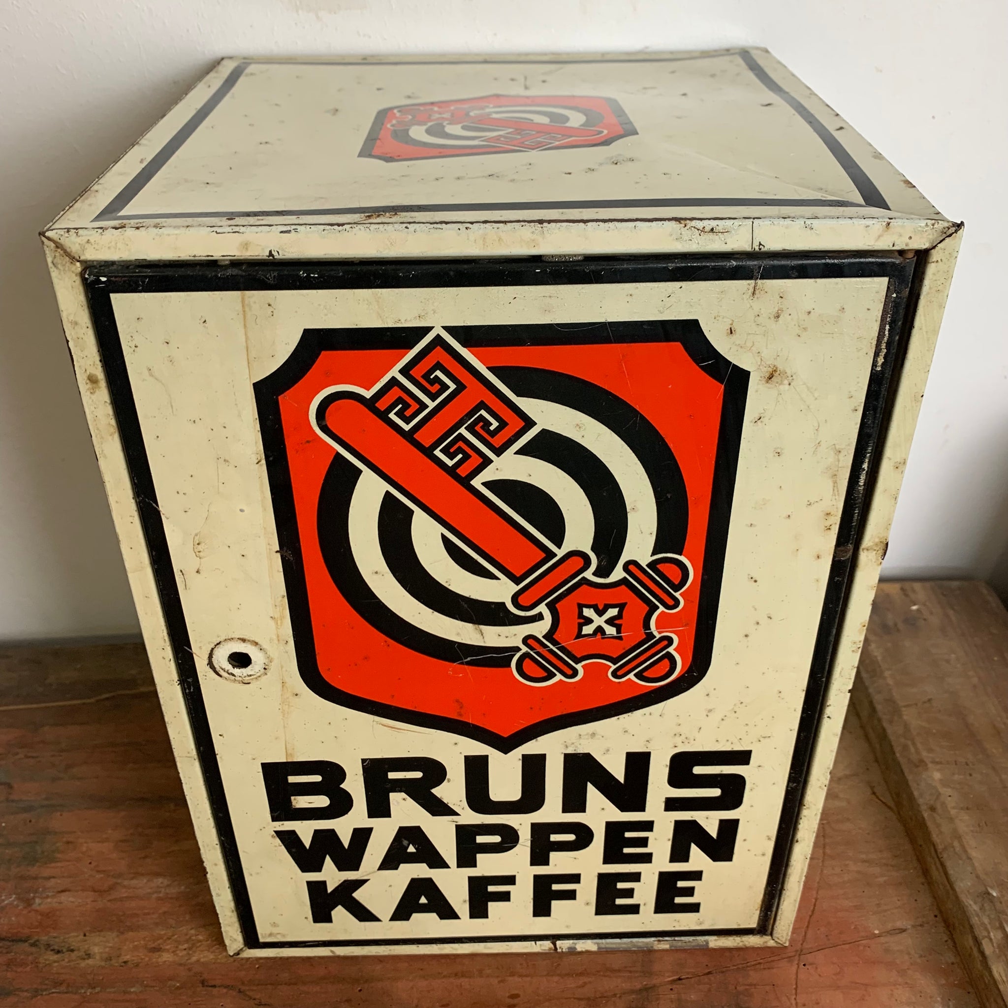 Kaffeeschrank von Bruns Wappen Kaffee