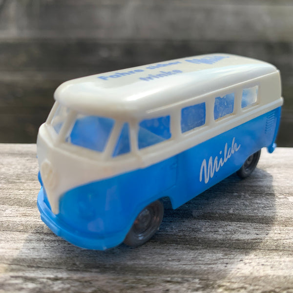 Vintage VW Bus T1 Fahre sicher trinke Milch