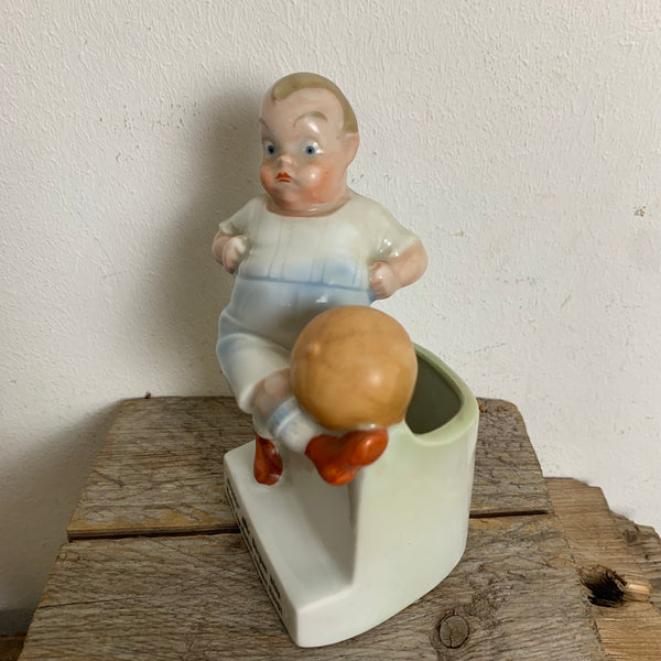 Alte Porzellan Figur Fußballspieler