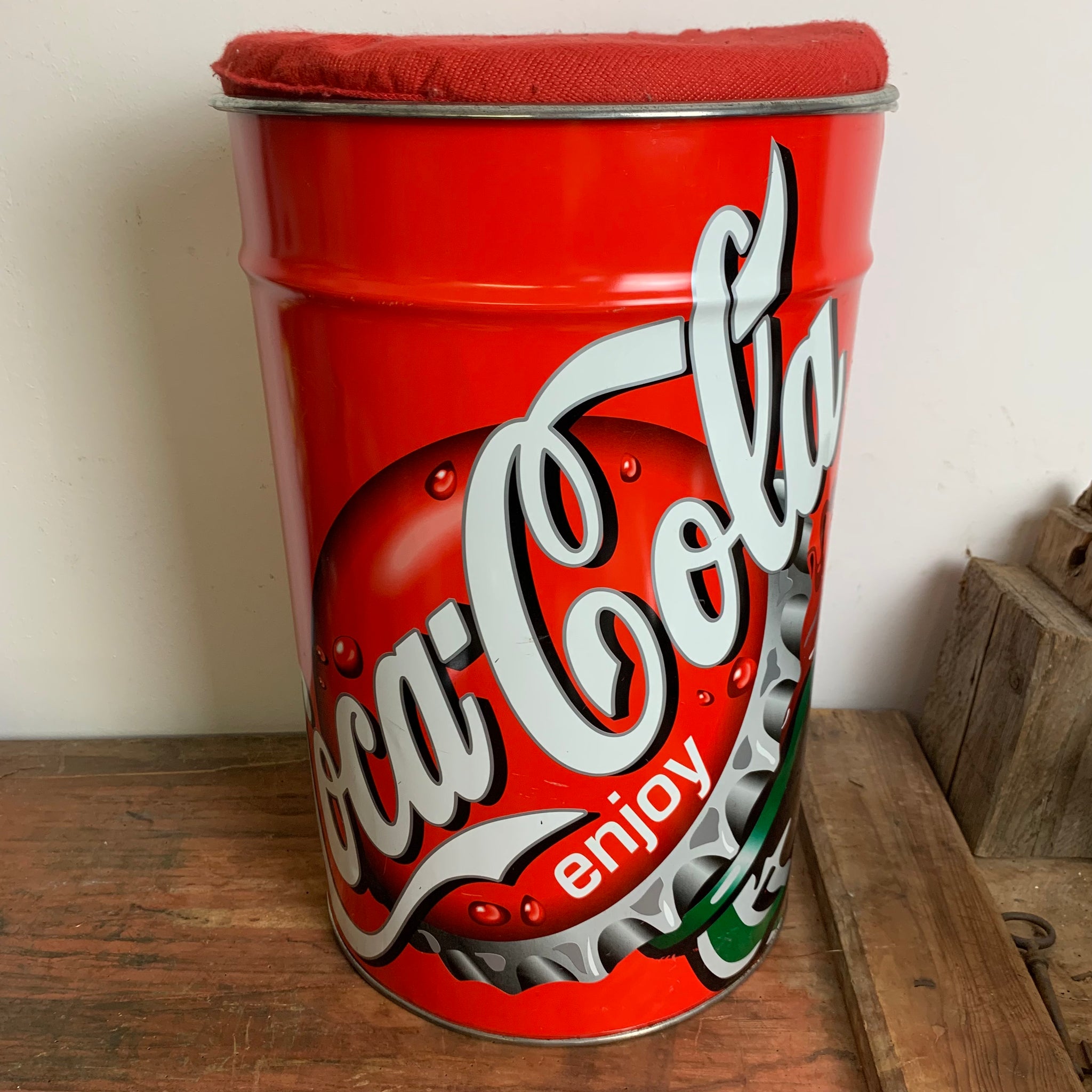 Sitztonne Coca Cola – Trödelfuchs Vintage Shop