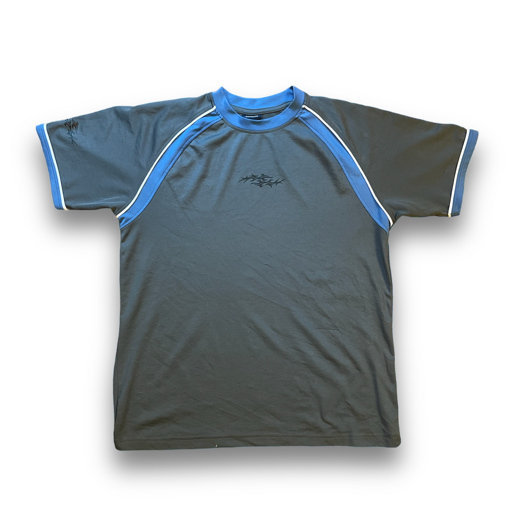 Tribal Y2K T-Shirt - Early 2000s Vintage