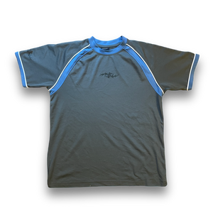 Tribal Y2K T-Shirt - Early 2000s Vintage