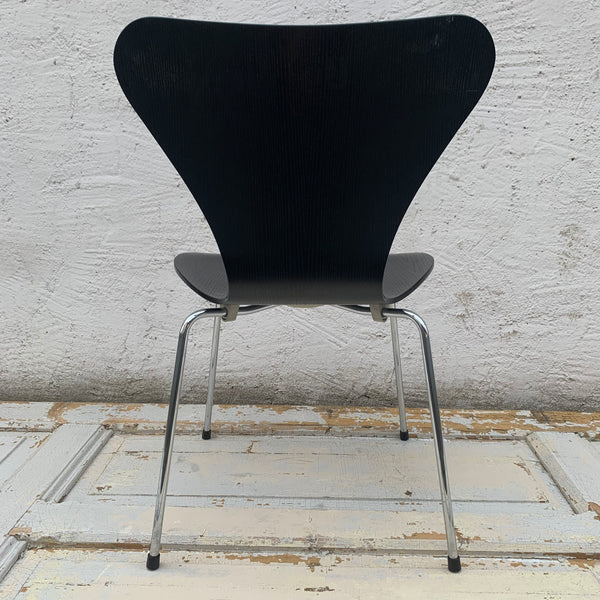 Arne Jacobsen 3107 Stuhl schwarz