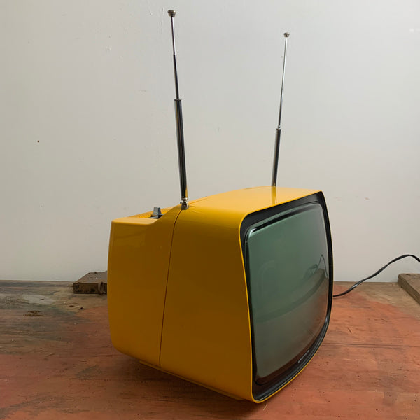 Vintage Fernseher Grundig  in gelborange