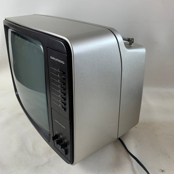 Vintage Fernseher Grundig in silber