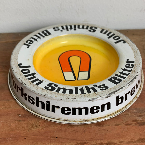 Vintage Aschenbecher John Smith‘s Bitter