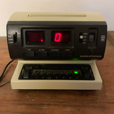 Vintage Sono Clock 550a von Grundig