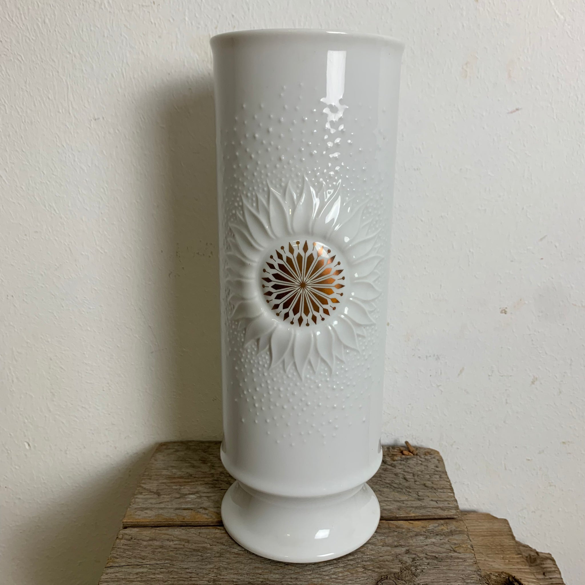 Kaiser Porzellan Vase Weiß, 20 Cm Hoch – Handgefertigte Biskuitporzellan-Vase Aus Der Montana Kollektion Von Goebel