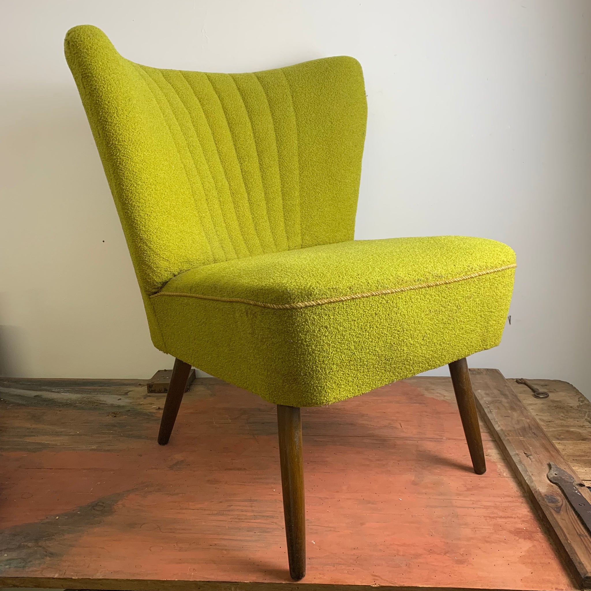 Mid Century Cocktailsessel in giftgrün