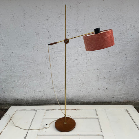 Stylische Mid Century Stehlampe