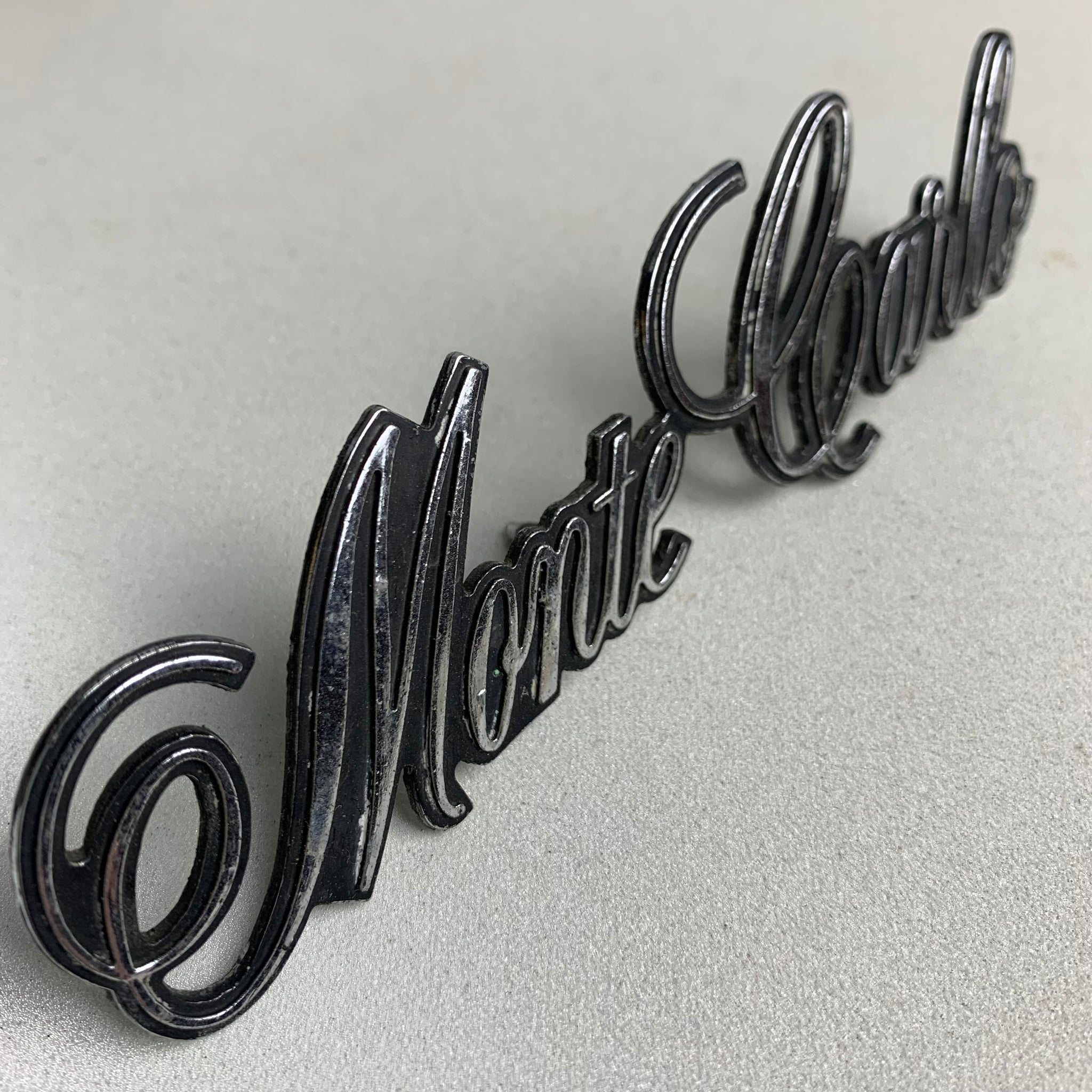 Emblem Chevy Monte Carlo