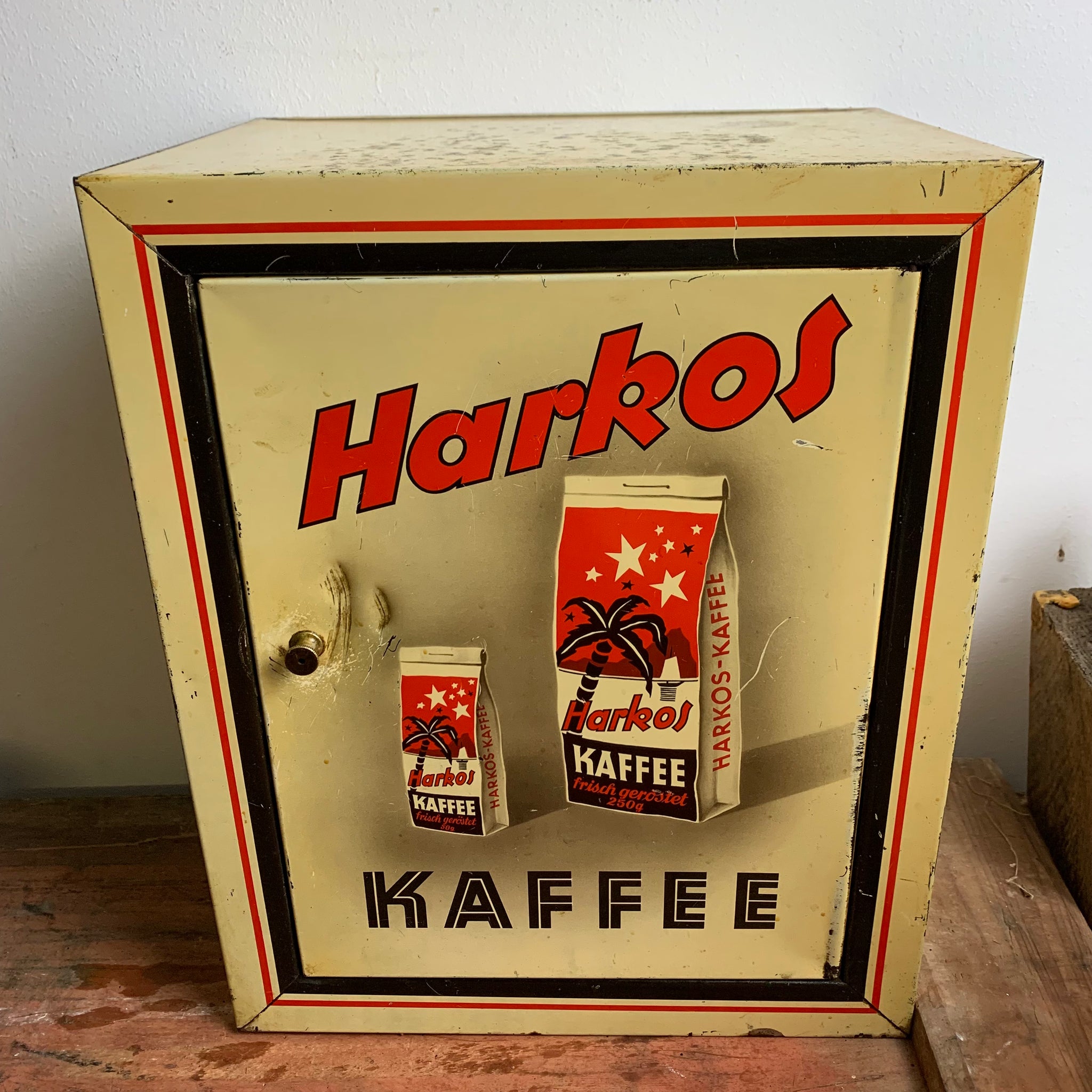Kaffeeschrank von Harkos Kaffee