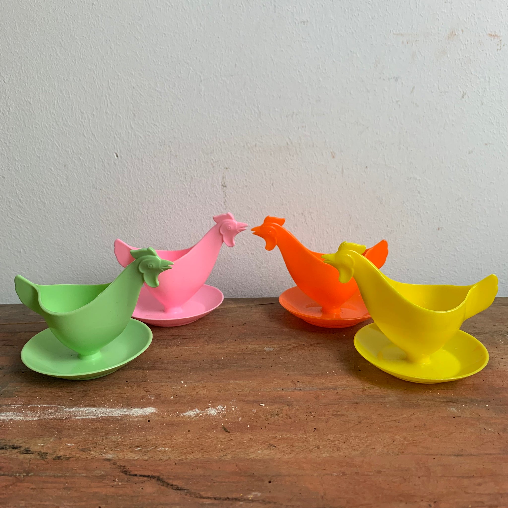 4 Eierbecher Huhn von Sonja Plastik – Trödelfuchs Vintage Shop