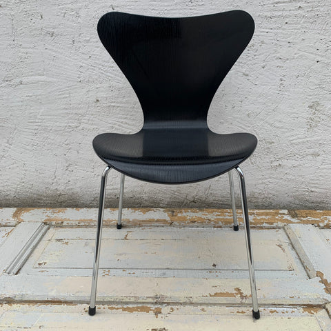 Arne Jacobsen 3107 Stuhl schwarz