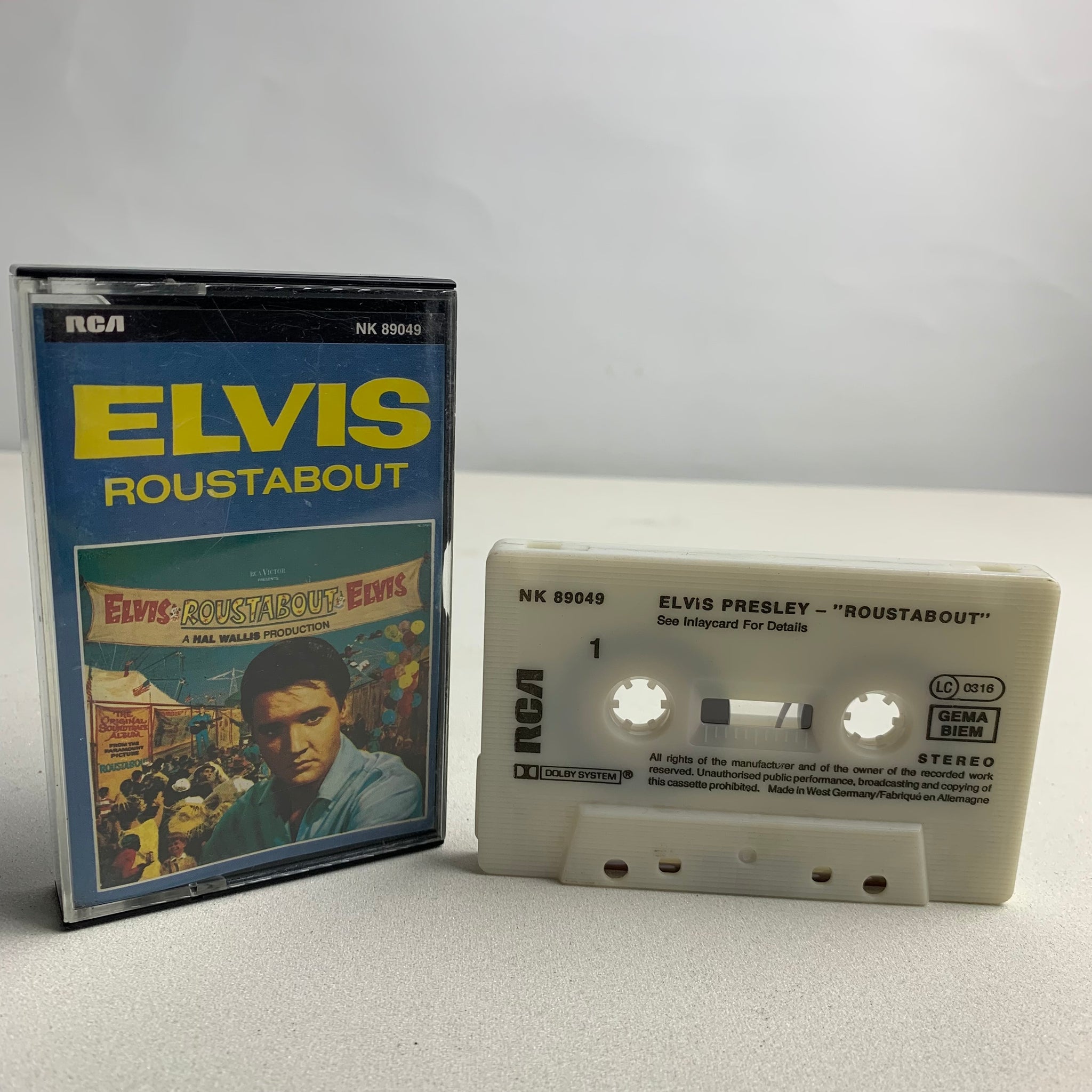 Cassette Tape Audio MC Elvis Roustabout
