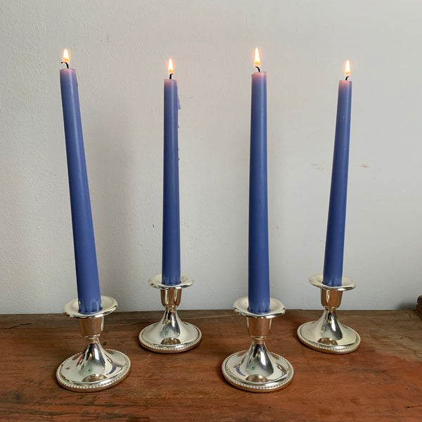 4 versilberte Kerzenständer