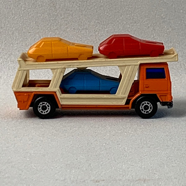 Matchbox no 11 car top transporter
