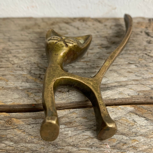 Kleine Bronze Skulptur Ringhalter als Katze