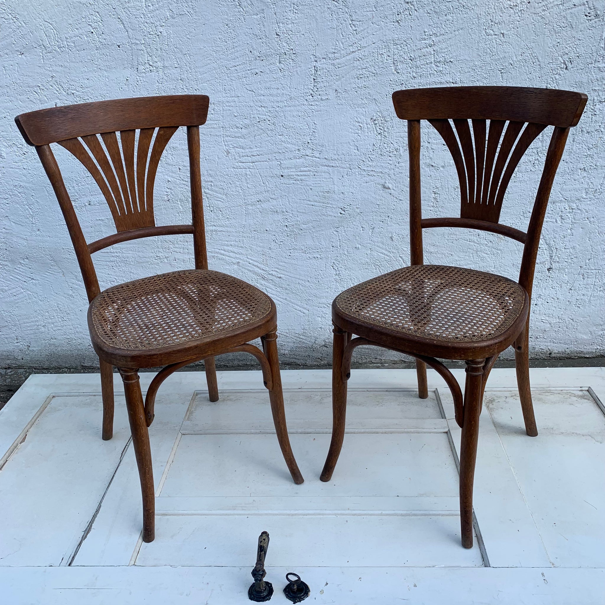 2 Antike Stühle von Thonet No. 221