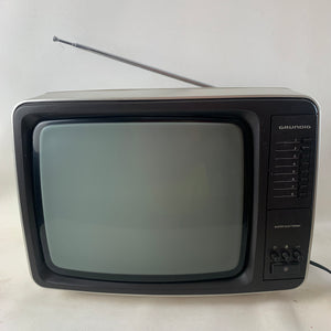 Vintage Fernseher Grundig in silber